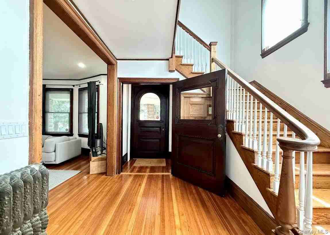 453 Palmer Ave - Photo 5 of 28