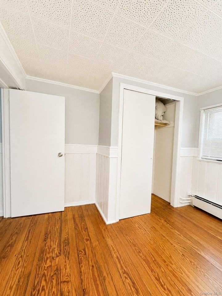 2329 Throop Ave #1stFL - Photo 5 of 8