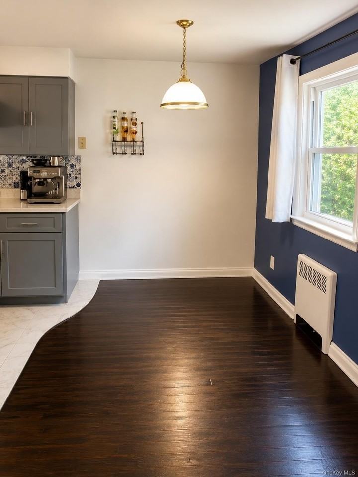 187 Perry St - Photo 7 of 13
