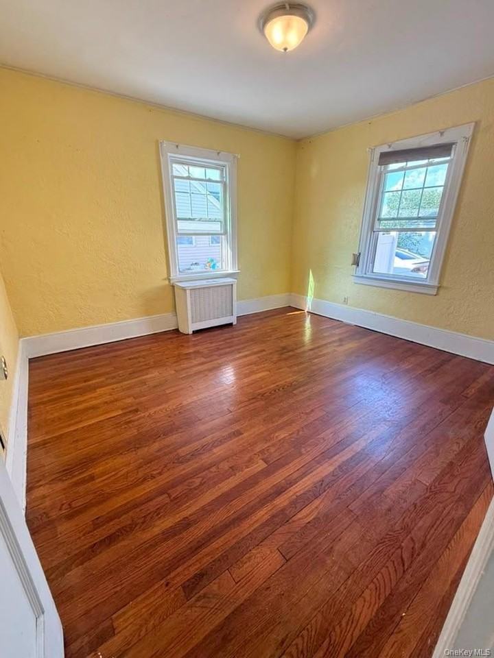 8 Herman Ave - Photo 3 of 20