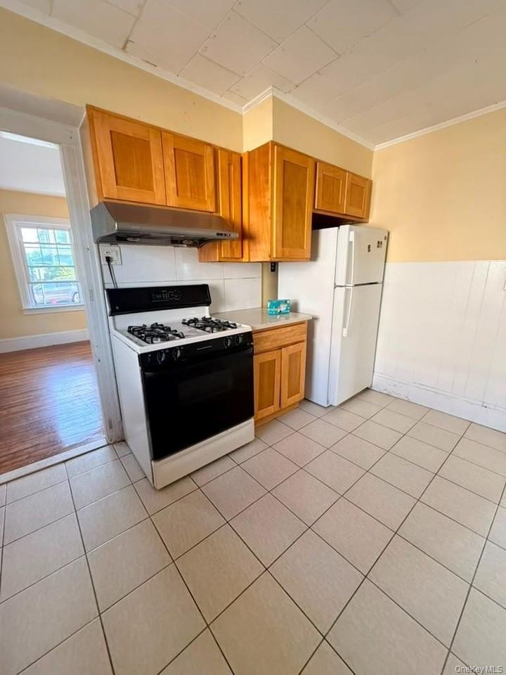 8 Herman Ave - Photo 6 of 20