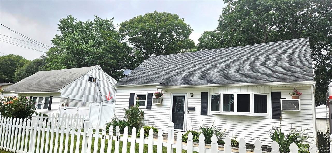 211 Parkway Blvd - Photo 2 of 34