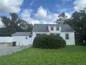 425 Landing Ave - Photo 1 of 1