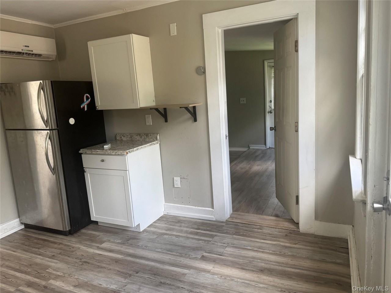 425 Landing Ave - Photo 7 of 21