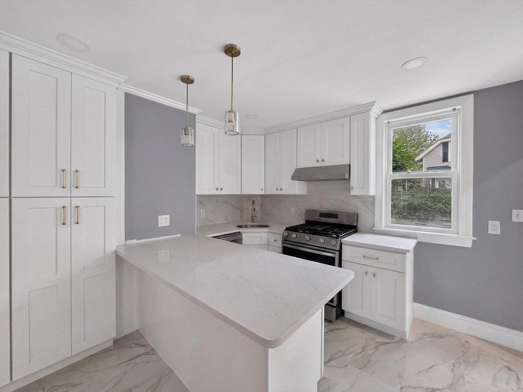 70 Holbrook Ave #R - Photo 2 of 20