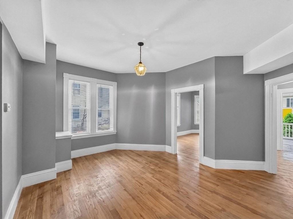 70 Holbrook Ave #R - Photo 4 of 20
