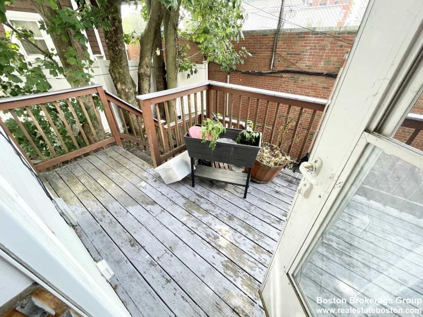12 Holden St - Photo 3 of 10