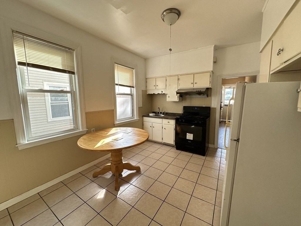 49 Ashland St #49 - Photo 5 of 13