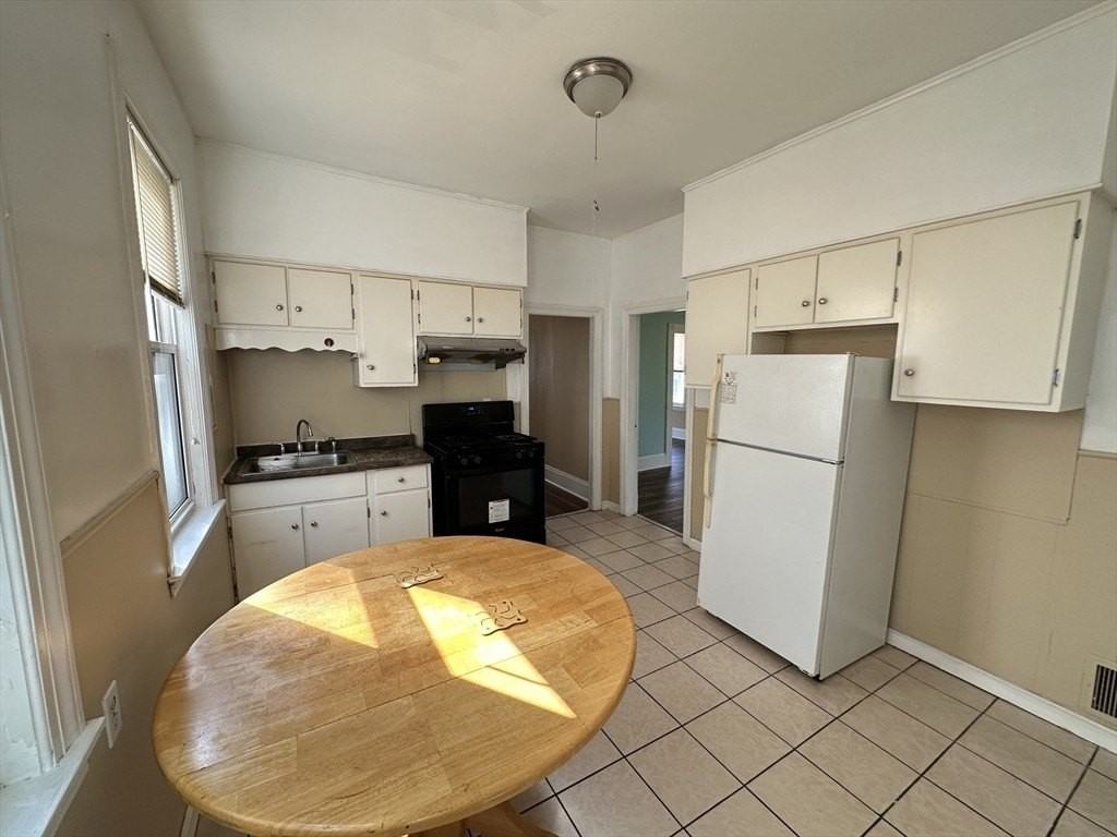49 Ashland St #49 - Photo 6 of 13