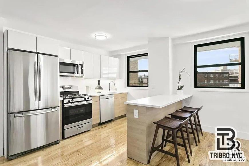 1407 31st Ave - Photo 2 of 6