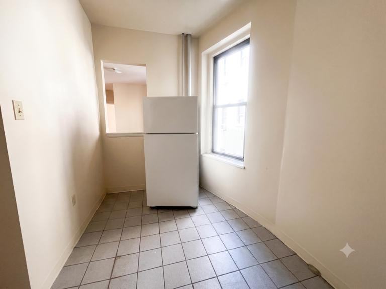 2708 39th Ave - Photo 4 of 10