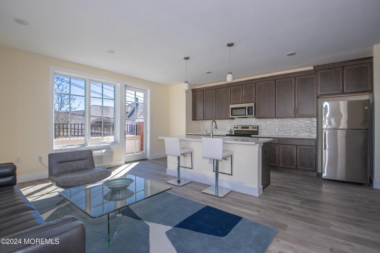 126 Main St #412