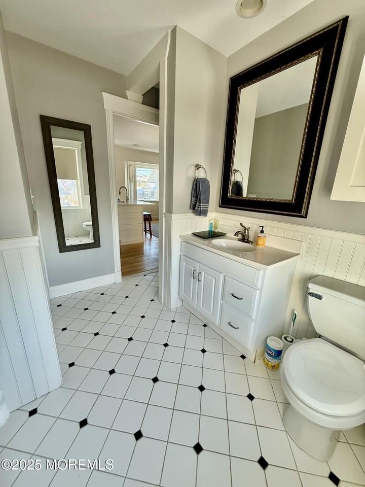 111 4th Ave #REAR - Photo 6 of 7