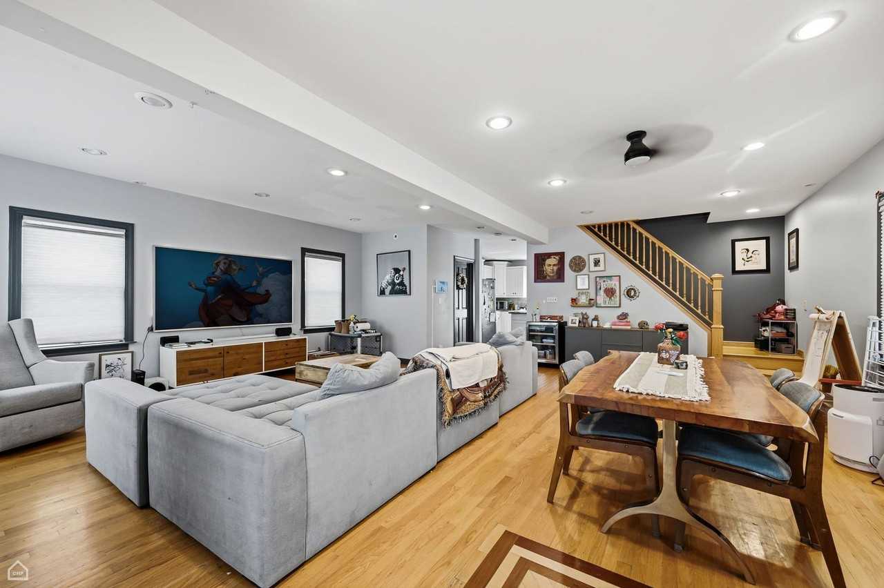 1440 Circle Ave - Photo 3 of 18