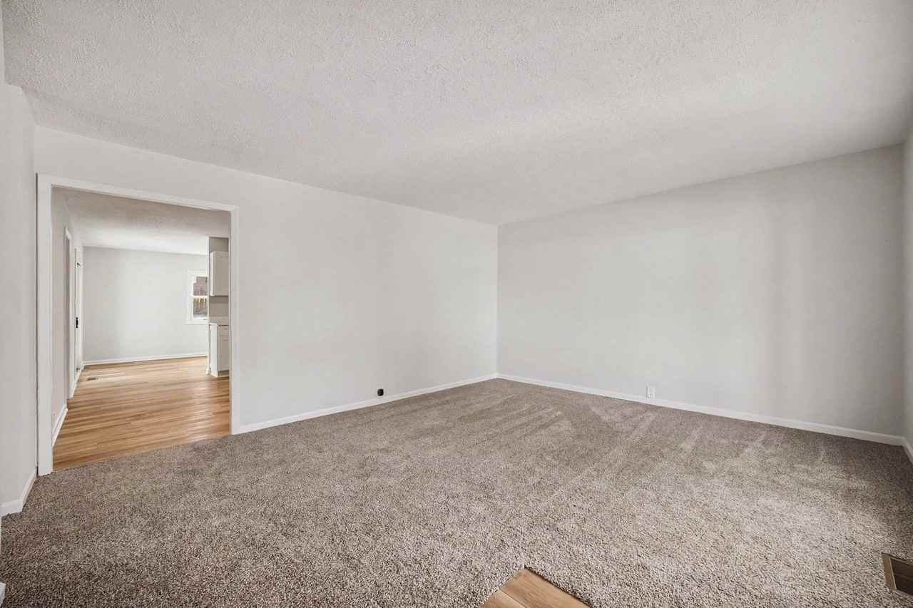 338 Hickory Ave - Photo 2 of 14