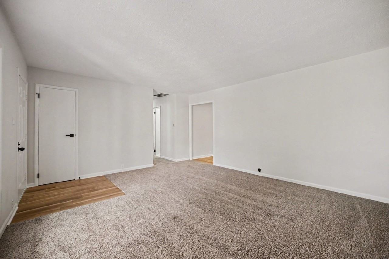 338 Hickory Ave - Photo 3 of 14