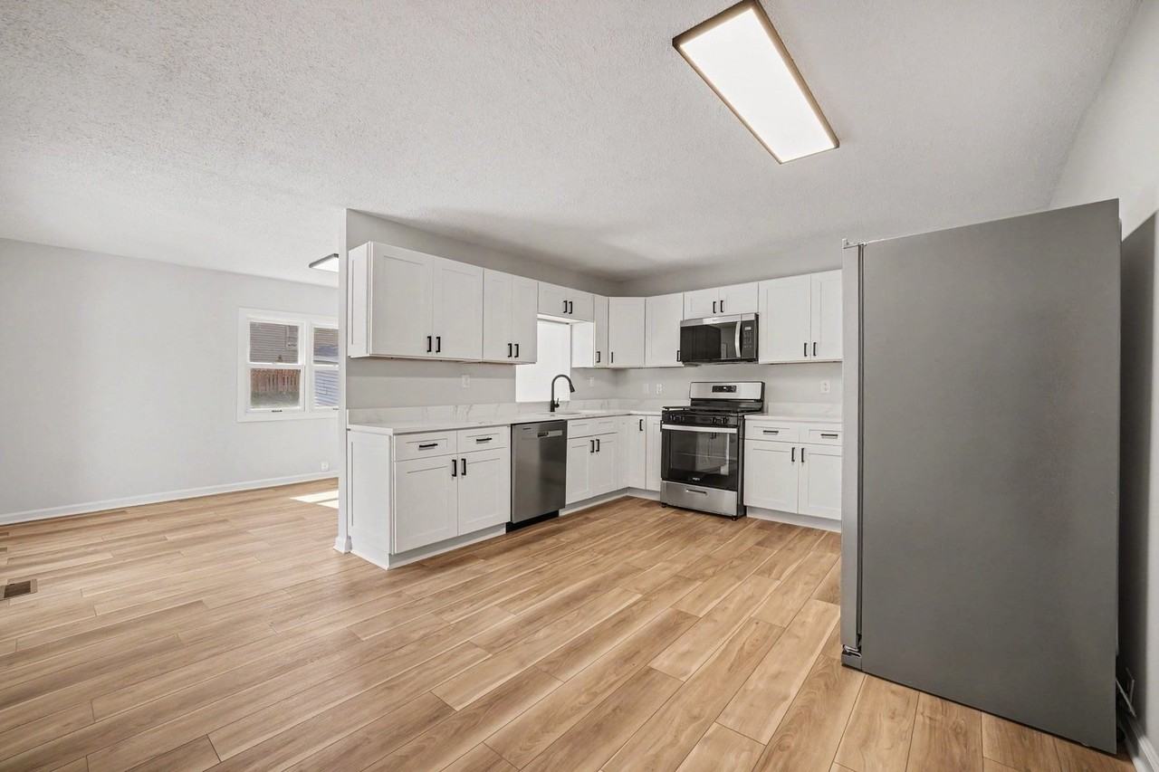 338 Hickory Ave - Photo 6 of 14