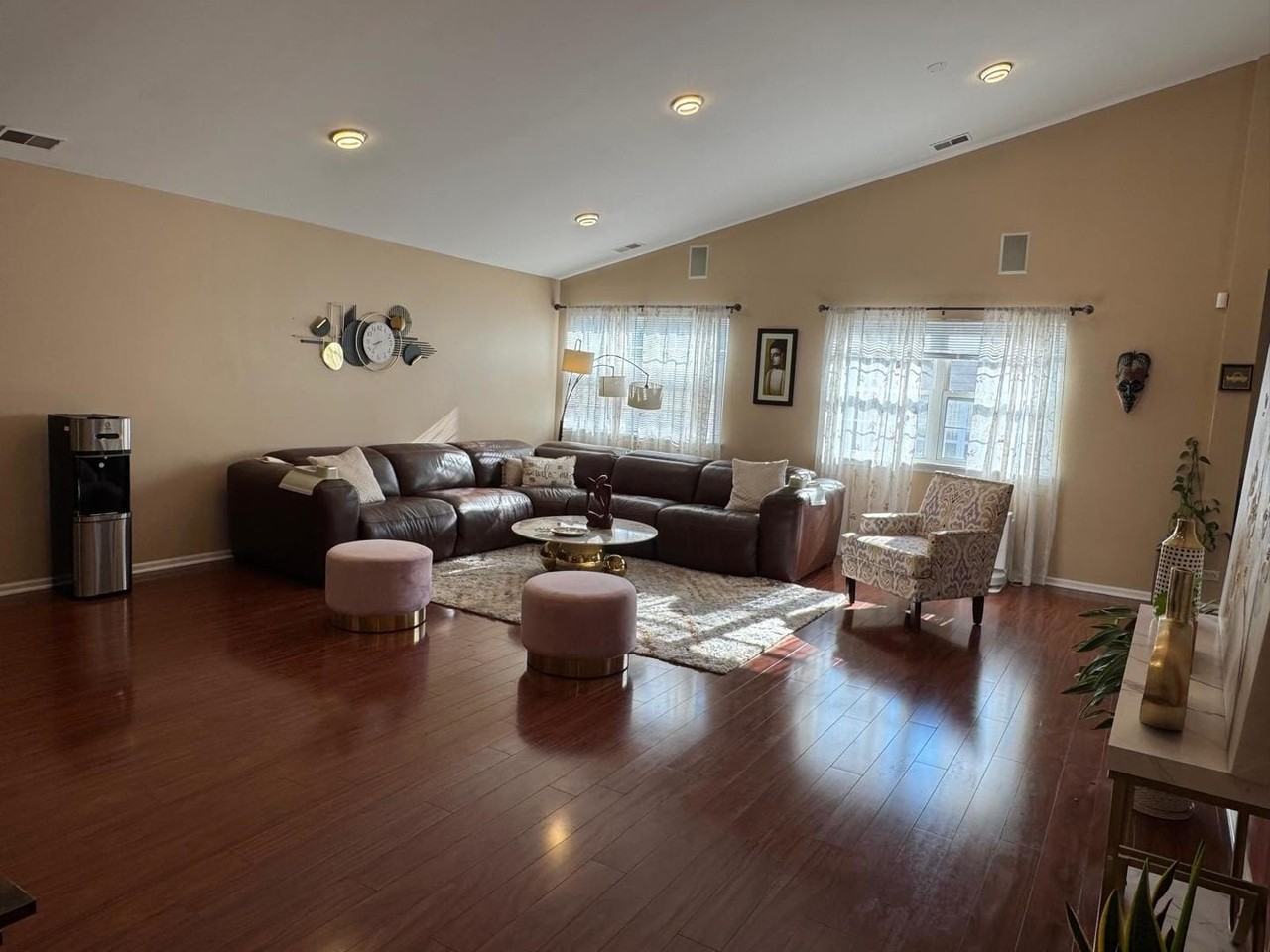 587 Saddlebrook Ln - Photo 3 of 20