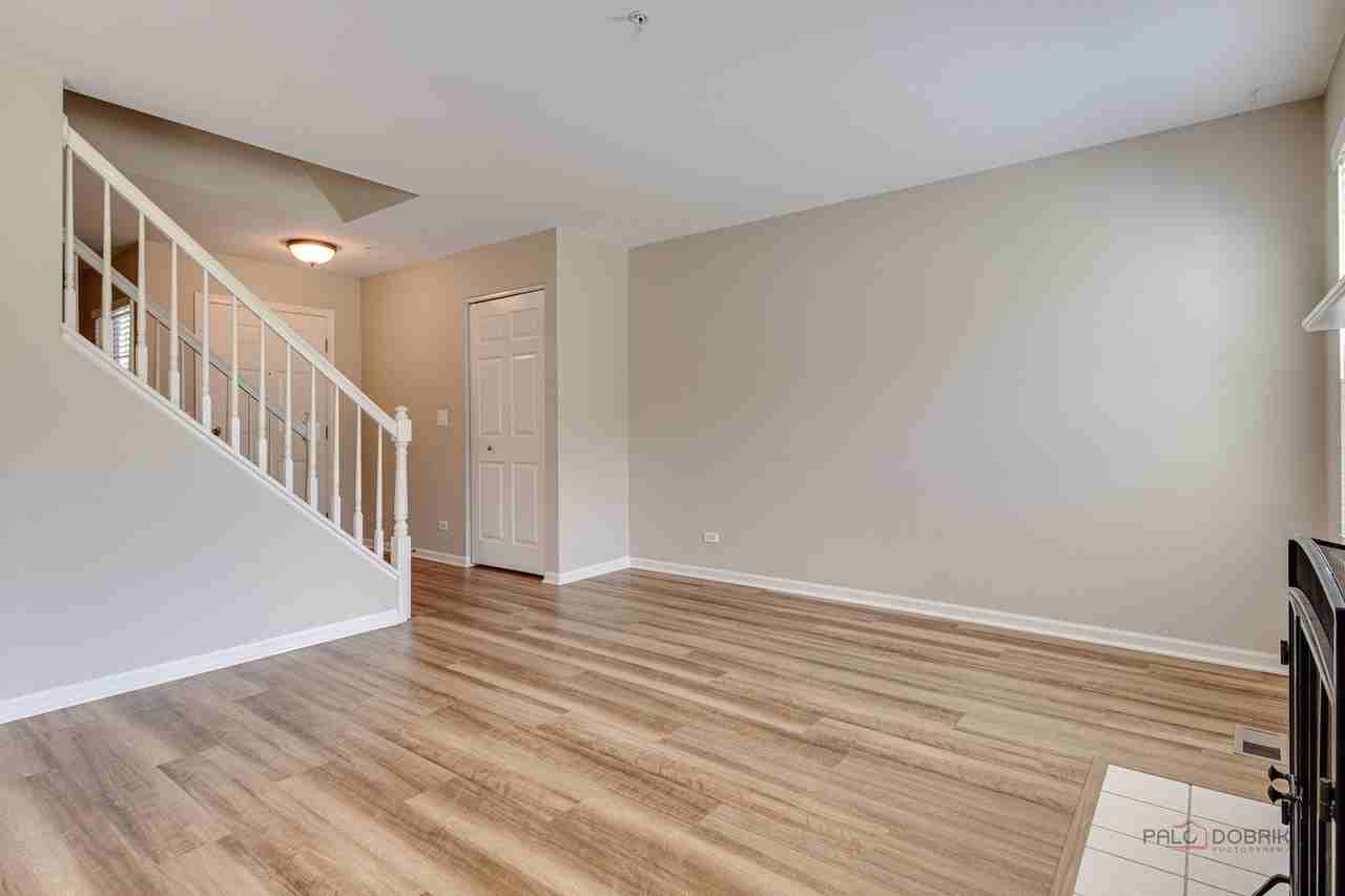 2487 Dickens Dr - Photo 6 of 25