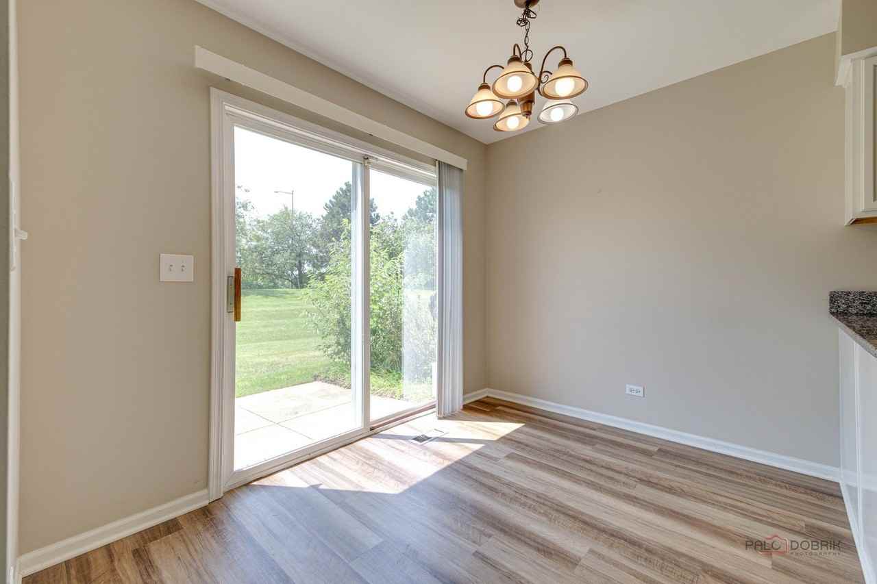 2487 Dickens Dr - Photo 7 of 25