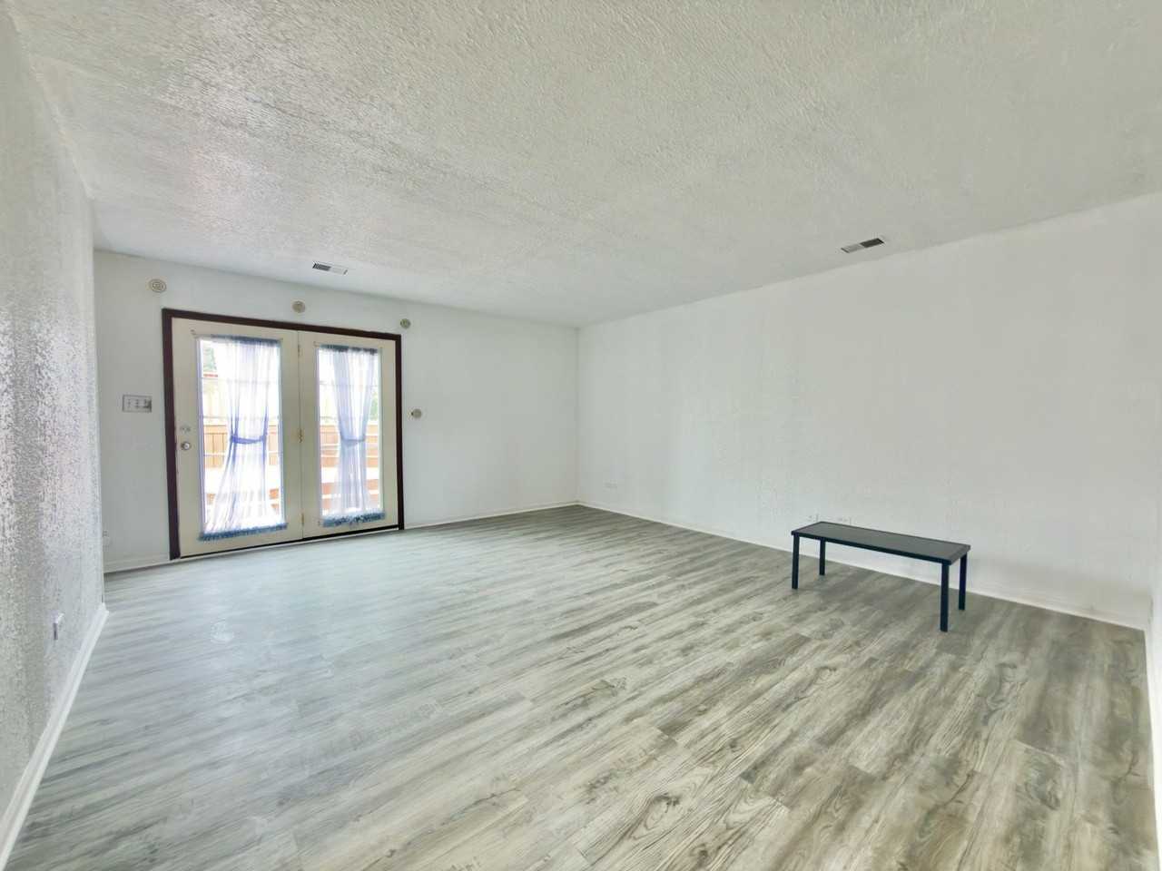 8049 W Norwood Dr - Photo 6 of 10
