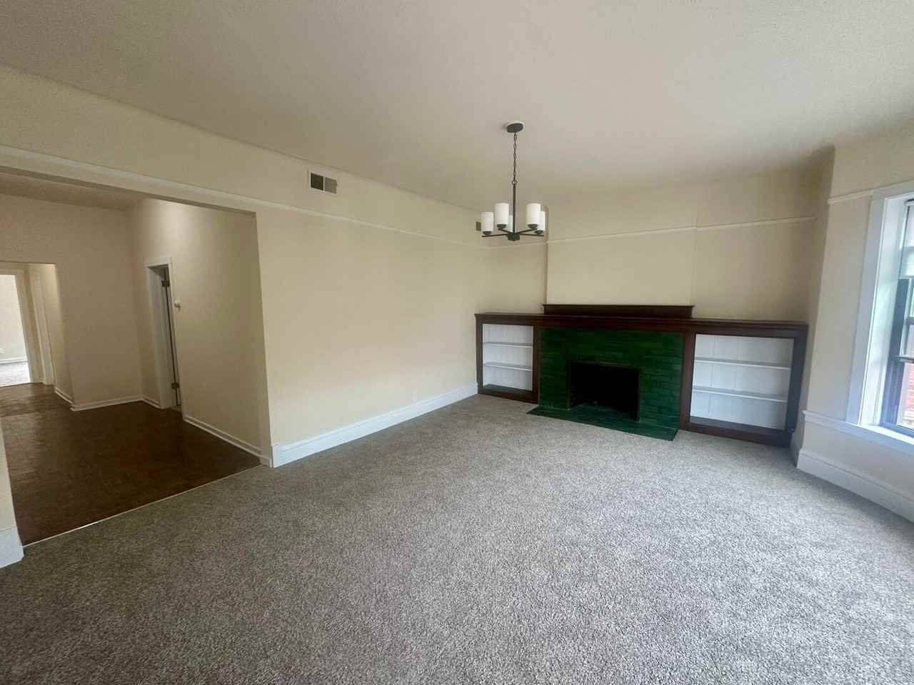1008 W Argyle St #3E - Photo 3 of 17