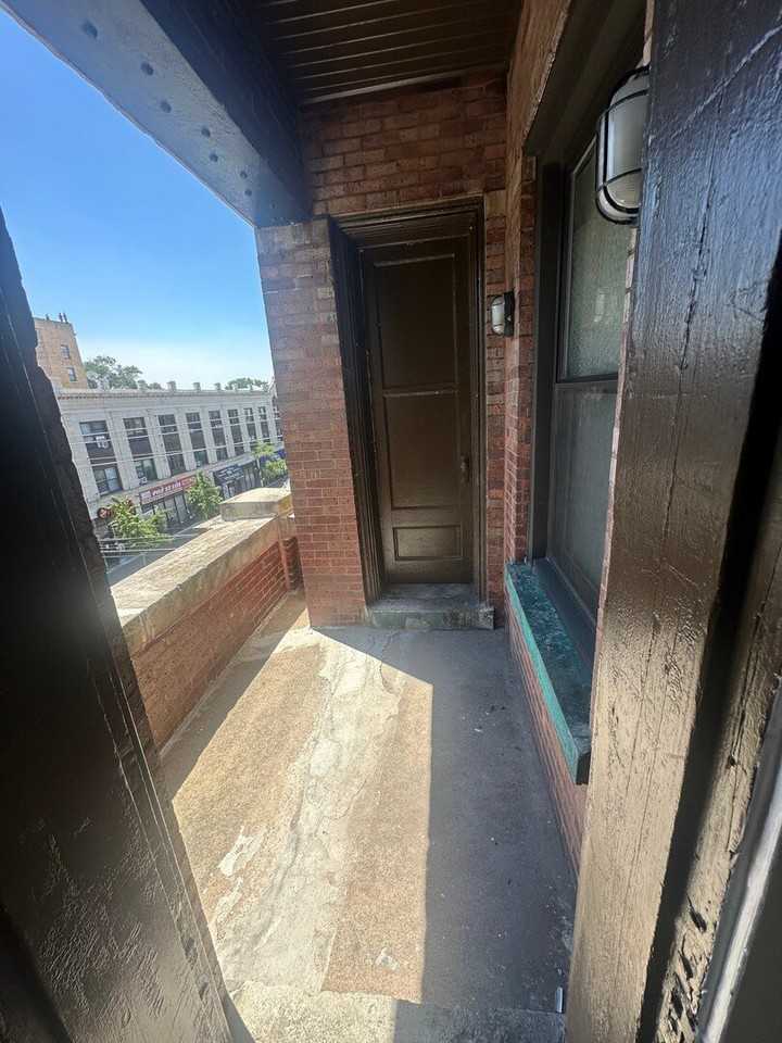 1008 W Argyle St #3E - Photo 5 of 17
