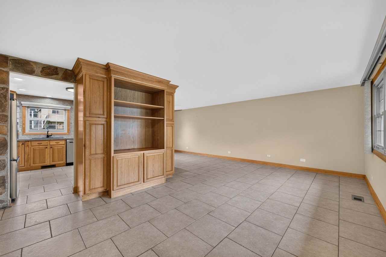 135 Jeffery Ln - Photo 4 of 42