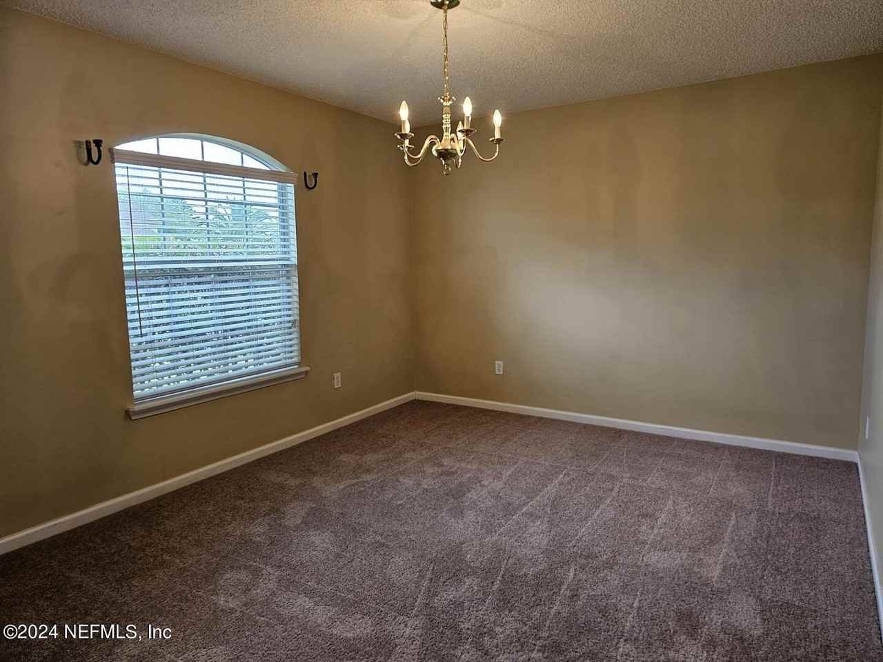 1276 Winding Brook Ct - Photo 4 of 16