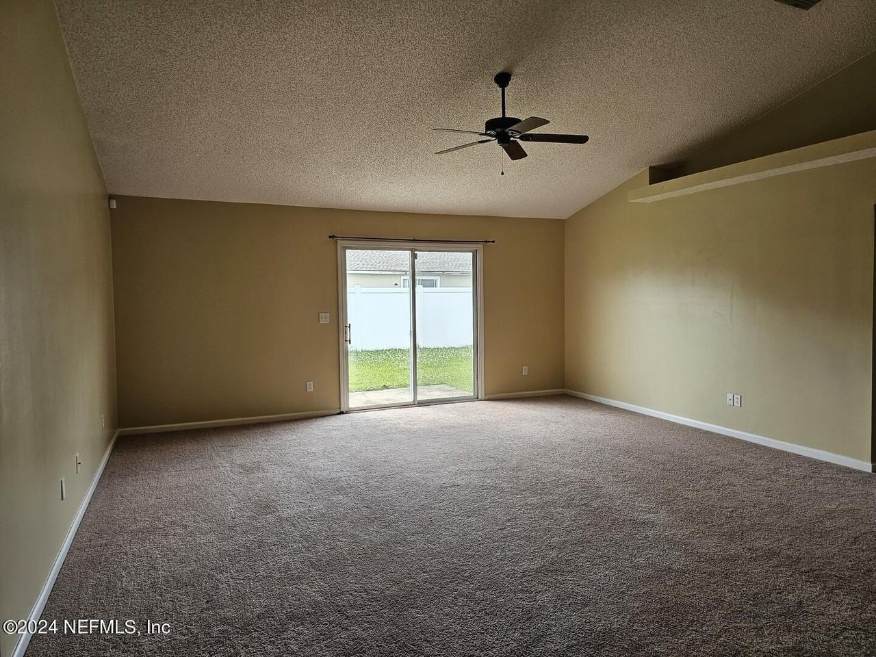 1276 Winding Brook Ct - Photo 6 of 16