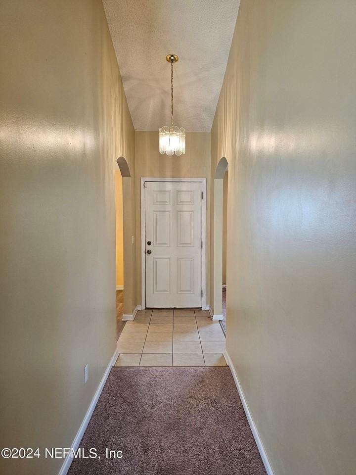1276 Winding Brook Ct - Photo 7 of 16