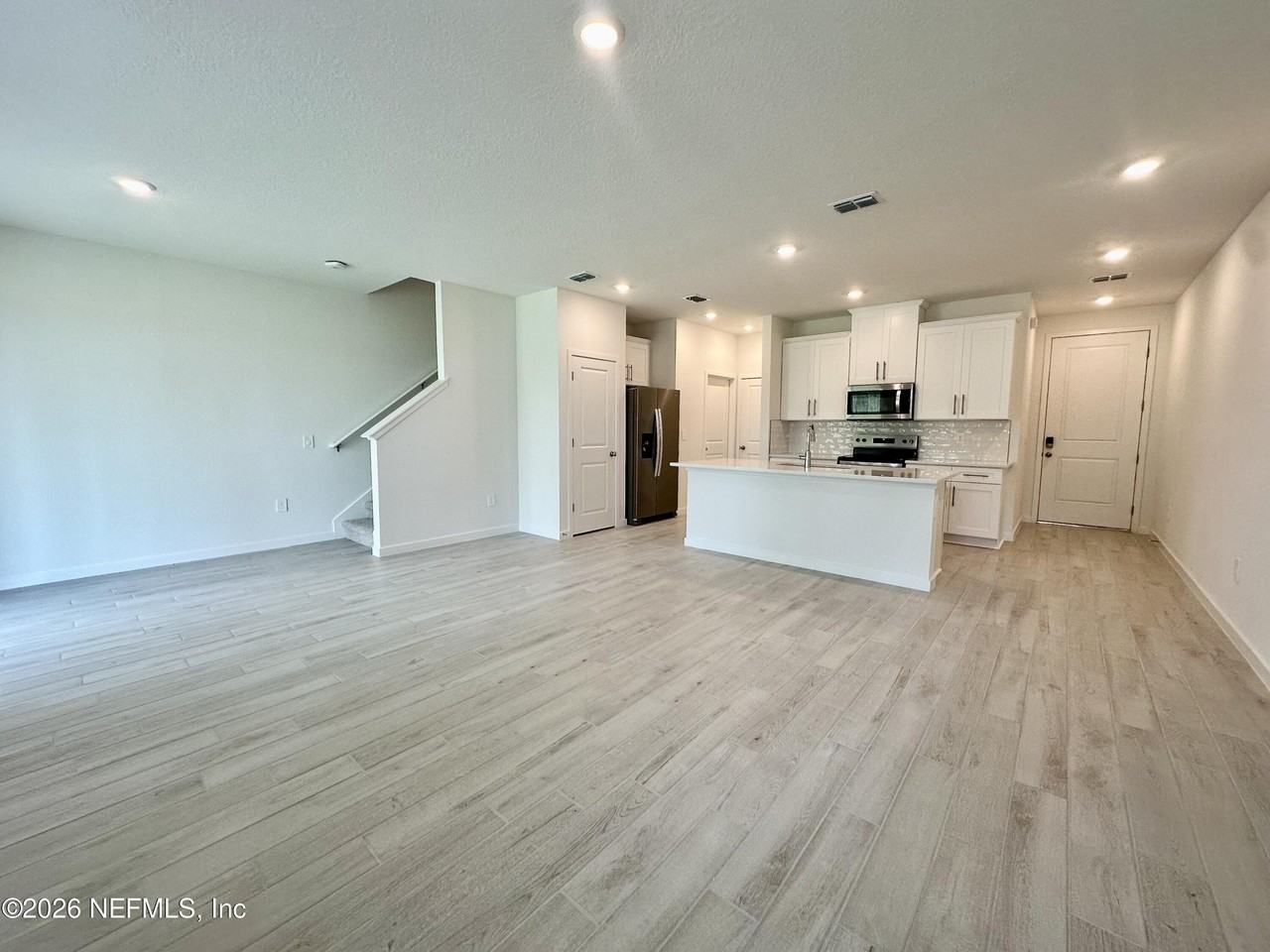 166 Yellowstone Dr - Photo 4 of 18