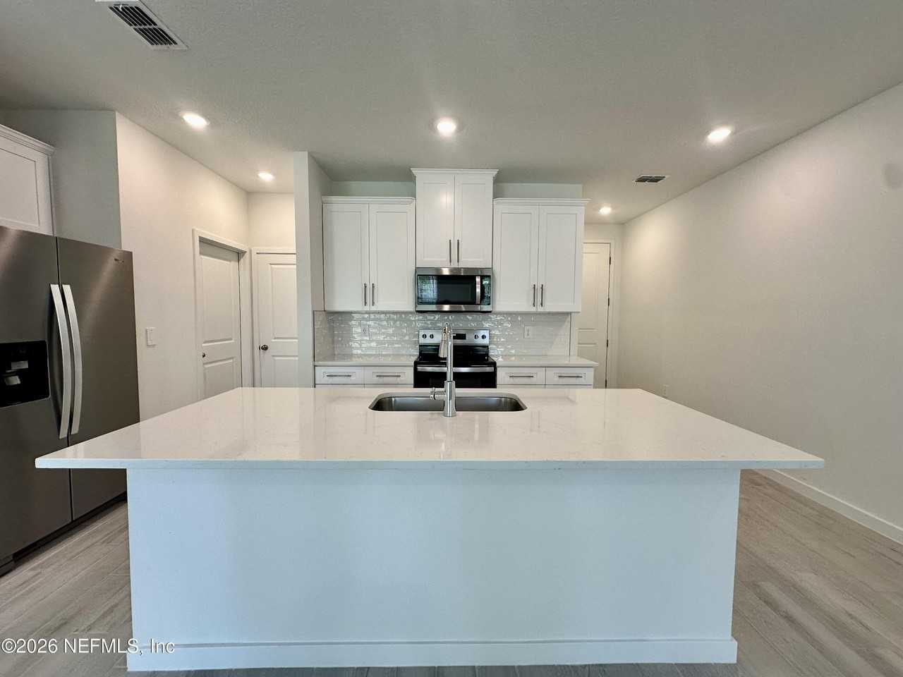 166 Yellowstone Dr - Photo 5 of 18