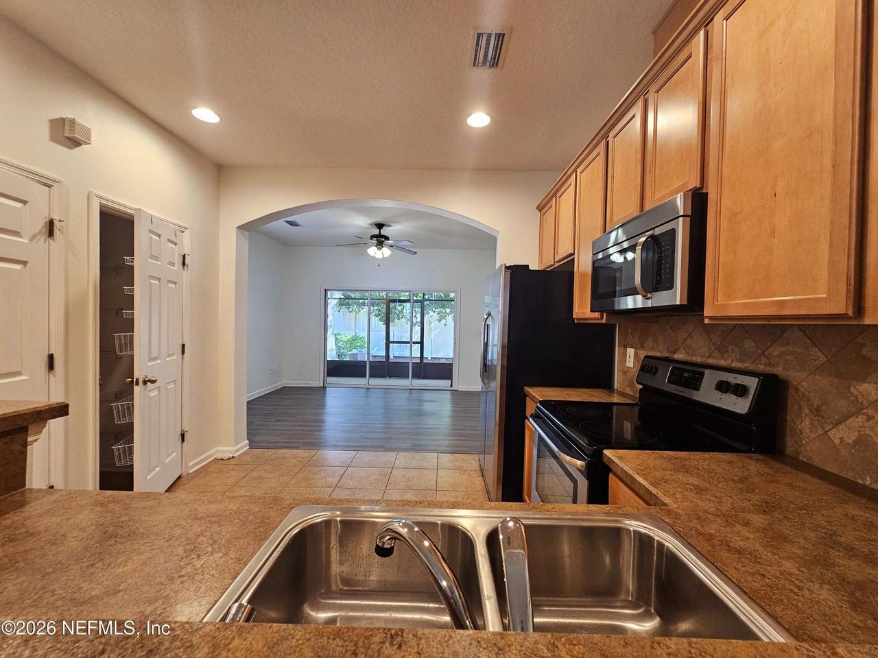 6194 High Tide Blvd - Photo 4 of 14