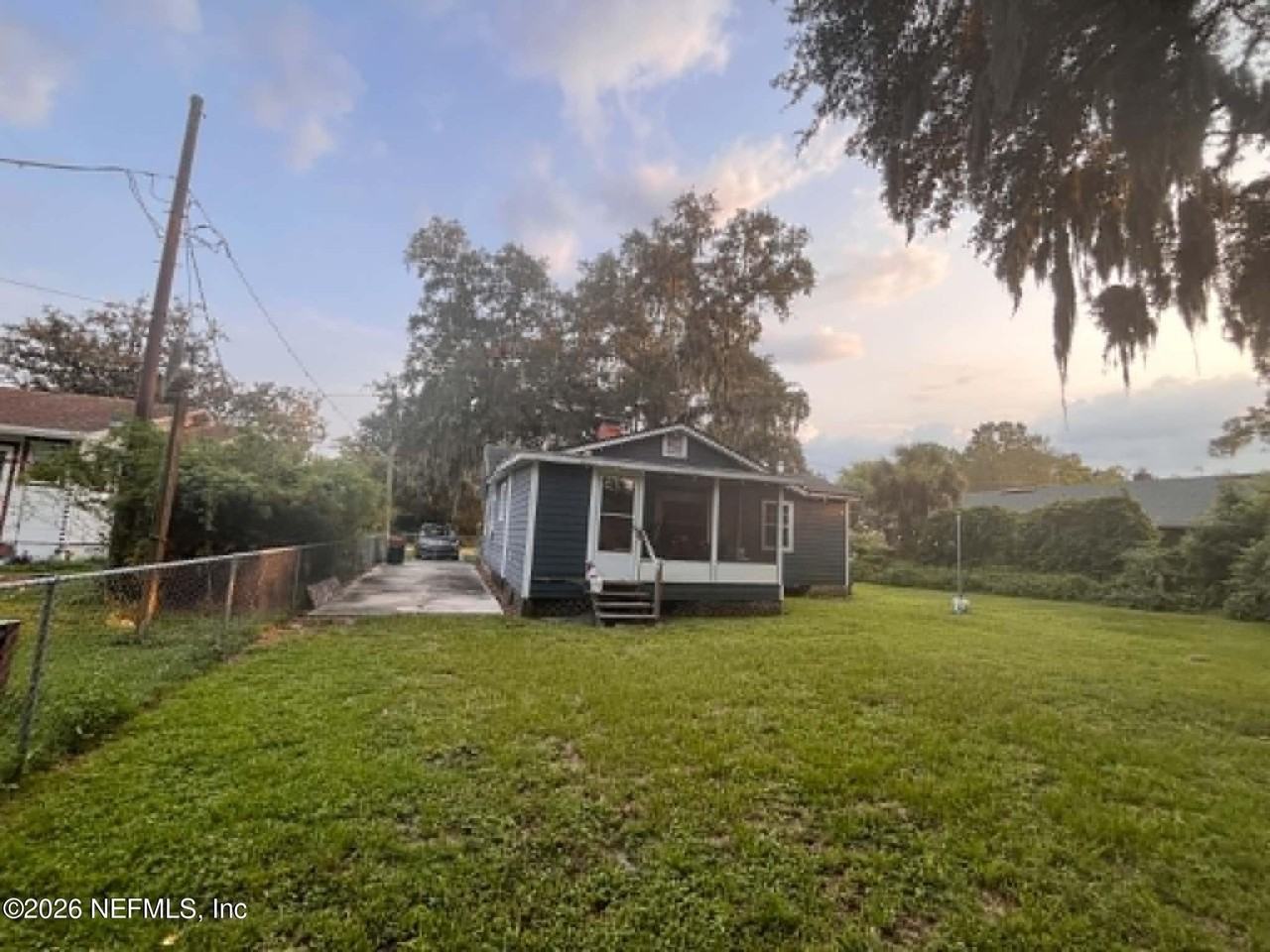 1605 Lakewood Rd - Photo 3 of 10
