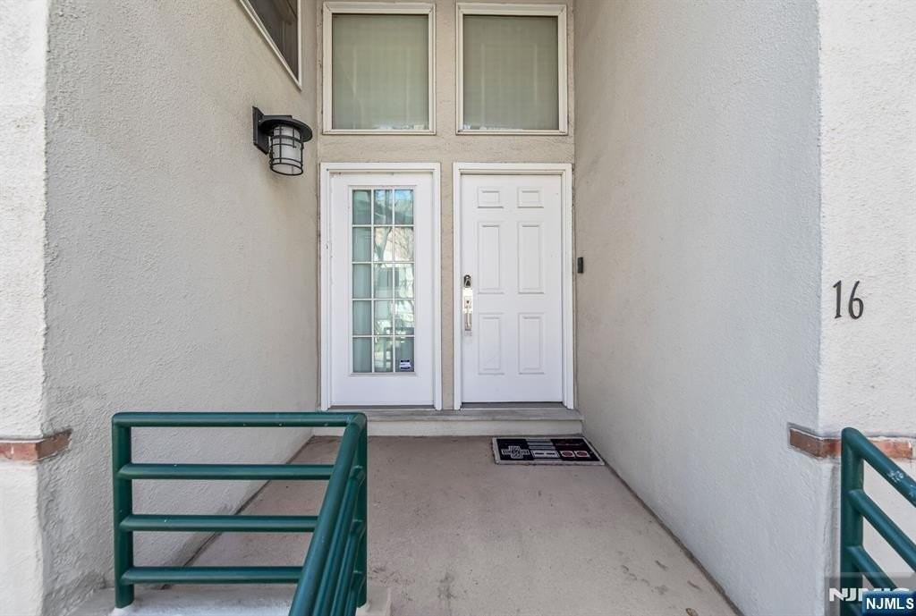 16 Grand Cove Way #C16 - Photo 3 of 27