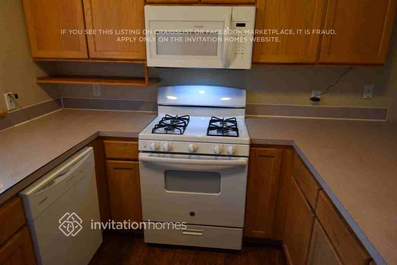 10511 59th Dr Ne - Photo 5 of 19