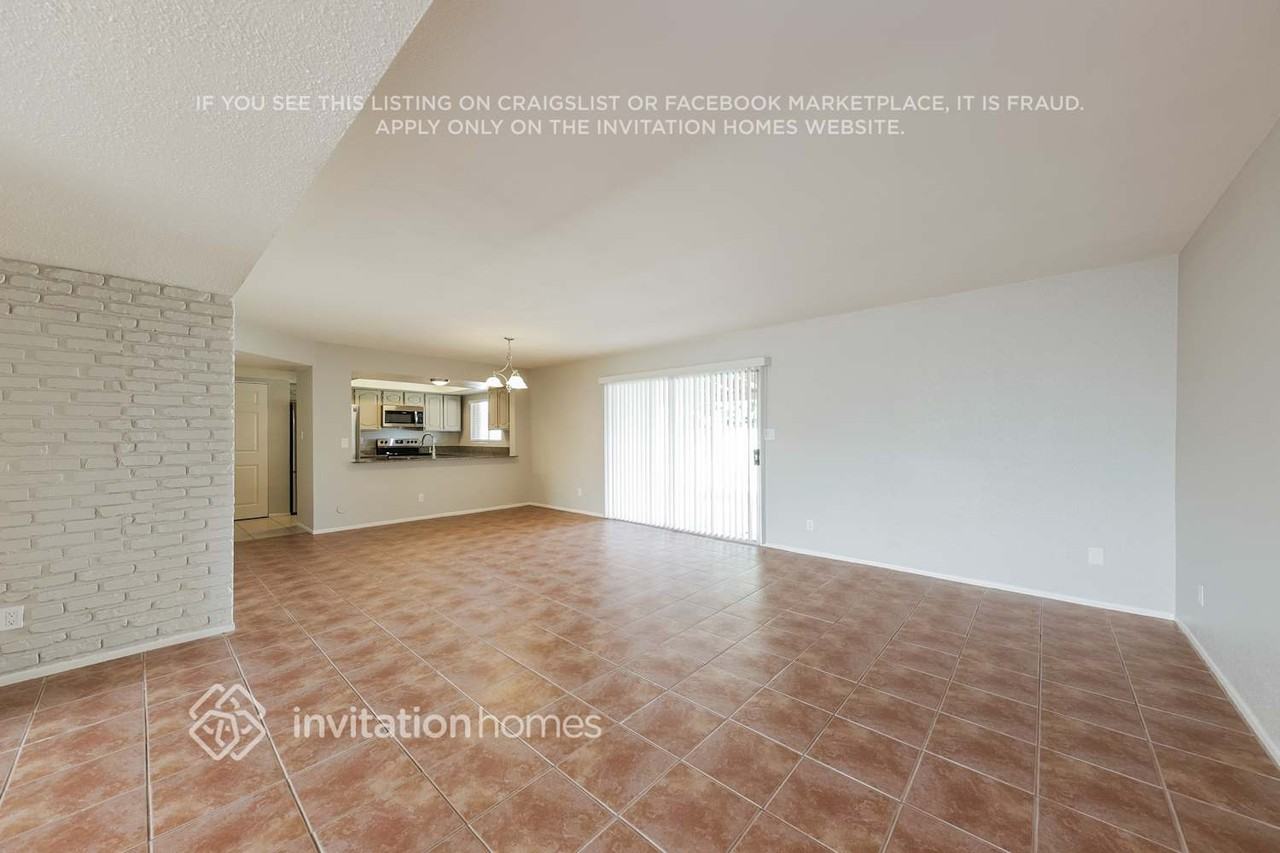 5808 W Mary Jane Ln - Photo 4 of 16