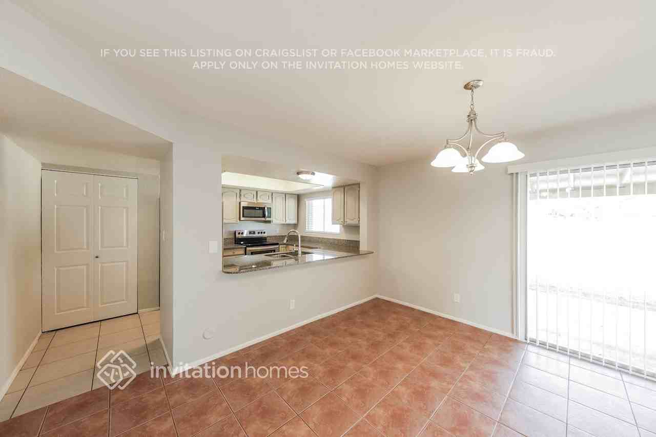 5808 W Mary Jane Ln - Photo 6 of 16