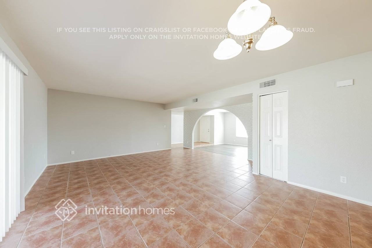 5808 W Mary Jane Ln - Photo 7 of 16