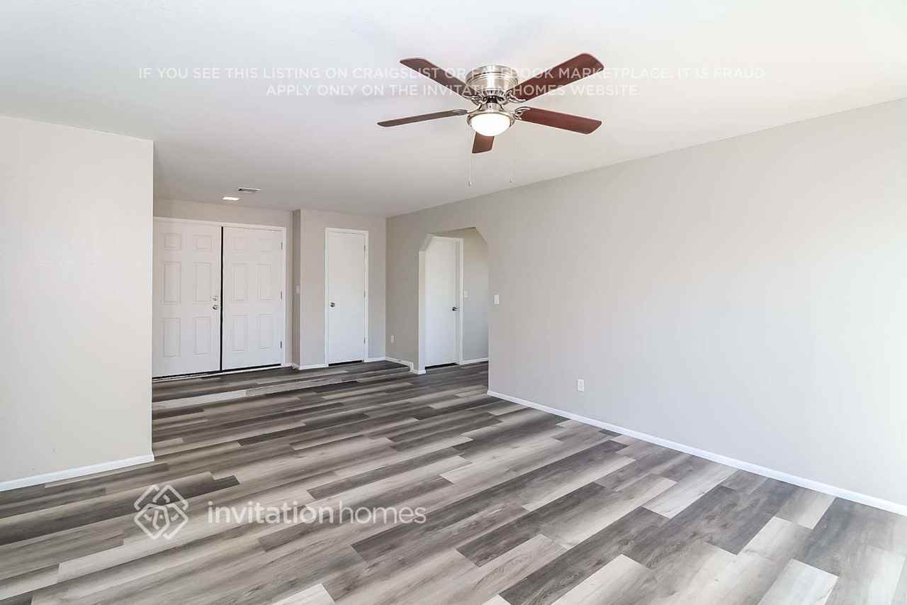 8509 W Golden Ln - Photo 3 of 16