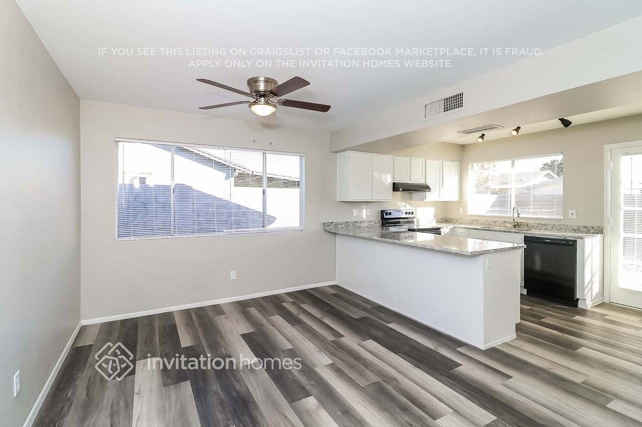 8509 W Golden Ln - Photo 6 of 16