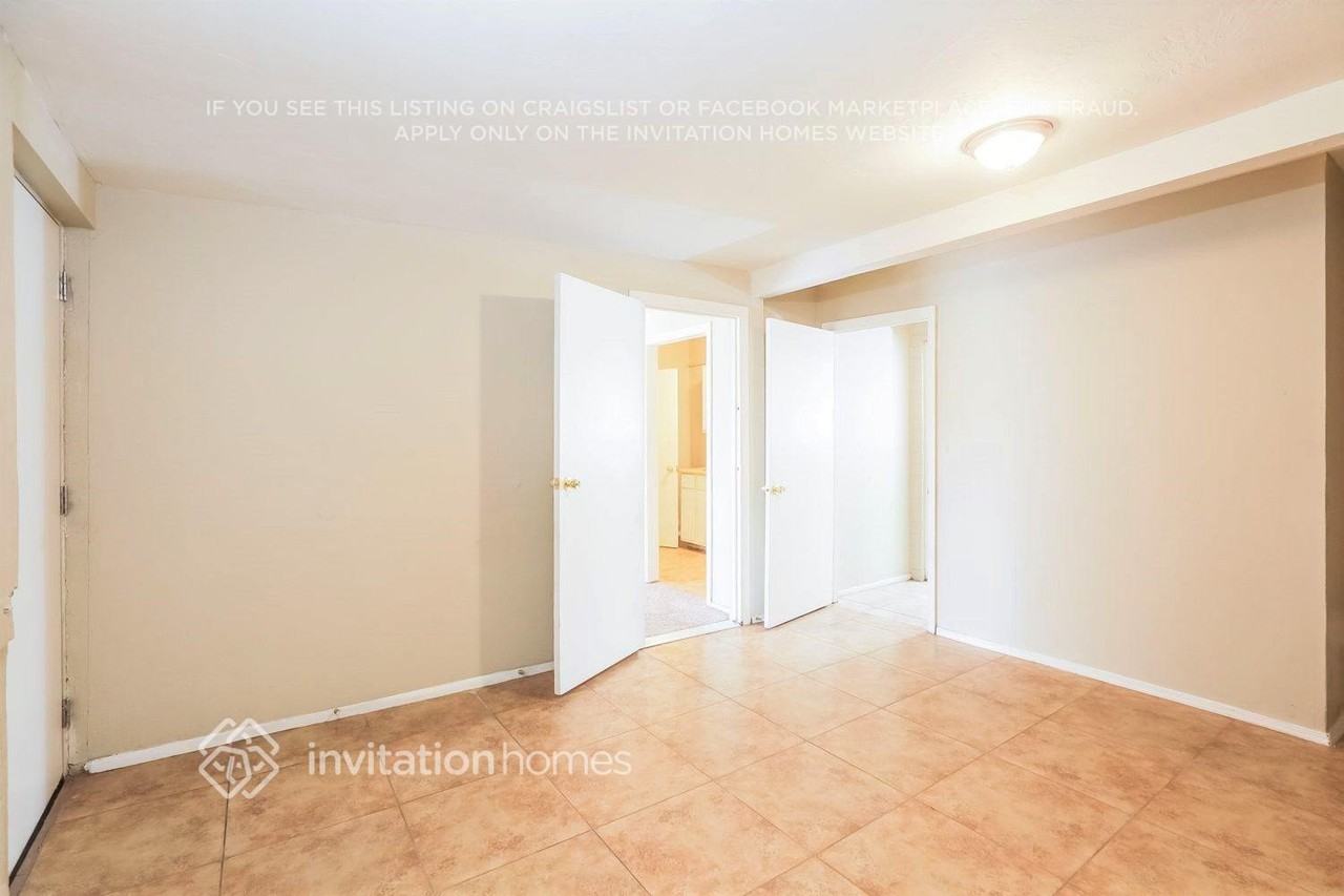 840 E Mountain View Rd - Photo 6 of 17