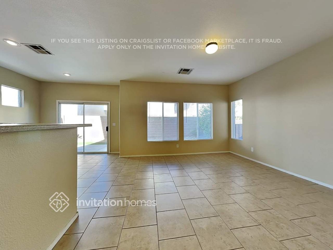 1014 Shades End Ave - Photo 5 of 19