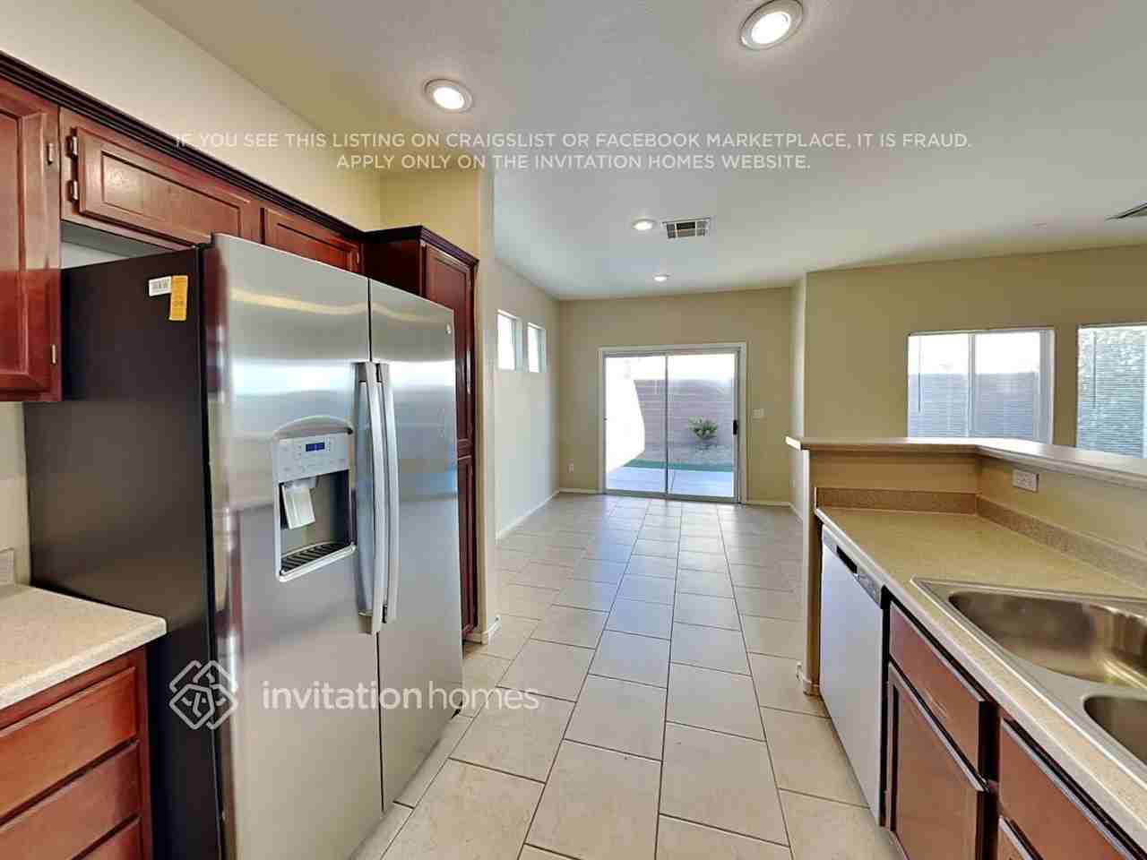 1014 Shades End Ave - Photo 7 of 19
