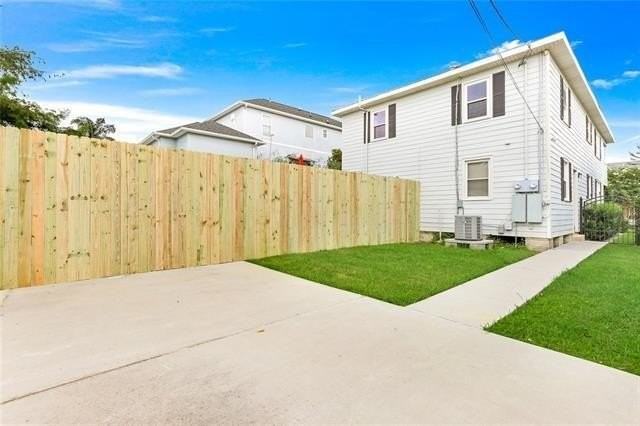 6818 Louis Xiv St - Photo 3 of 15