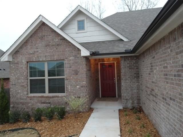 2423 W Little Rock Pl - Photo 2 of 17