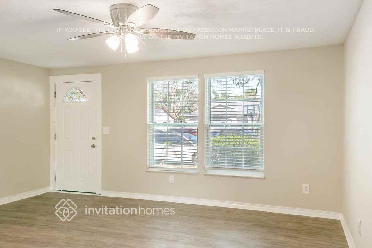 8033 Banister Ln - Photo 4 of 21