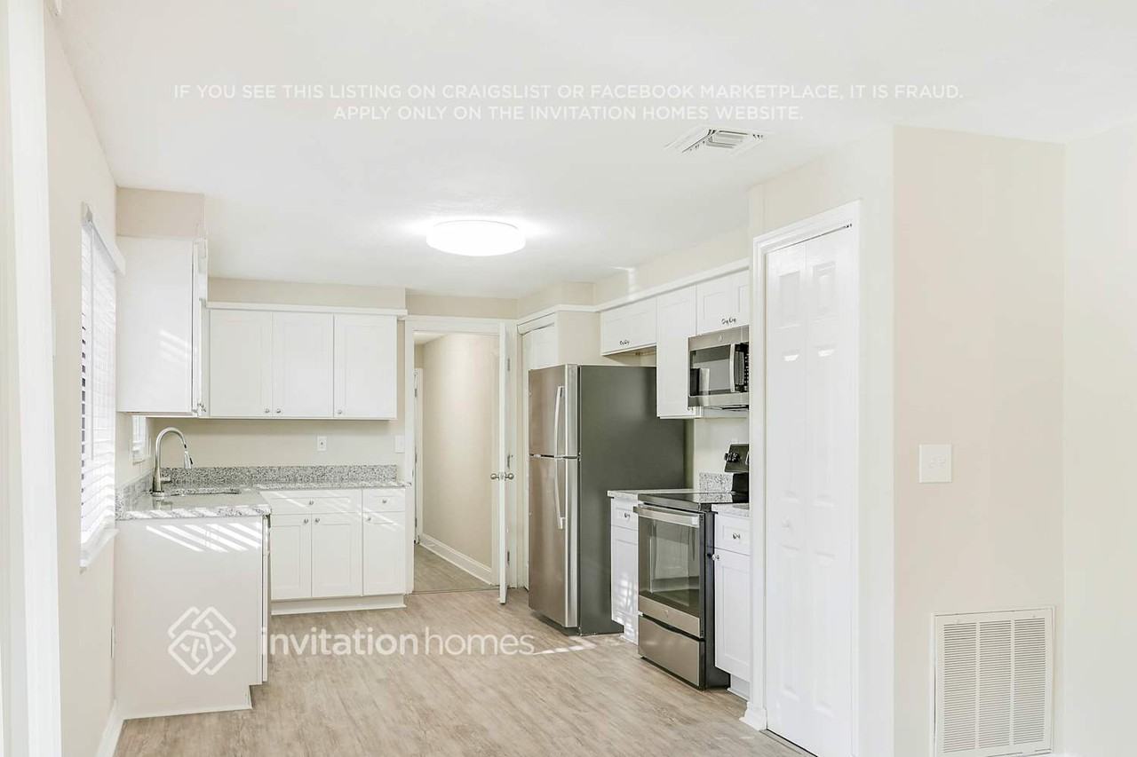 8033 Banister Ln - Photo 7 of 21