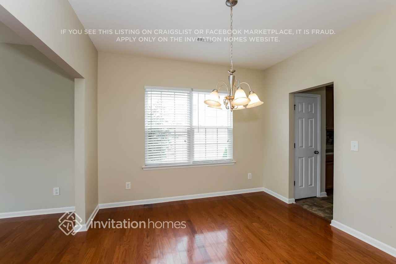 12132 Palomar Dr - Photo 3 of 16